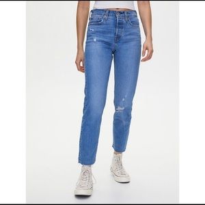 LEVI Wedgie Distressed Jean